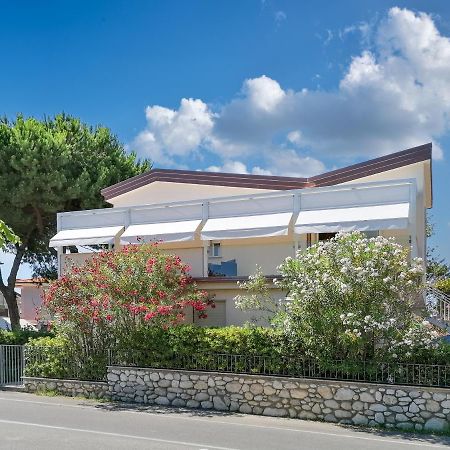 Sea Holidays Apartment Marina di Pietrasanta Exterior photo
